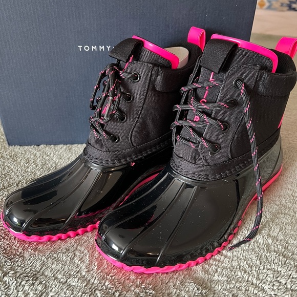 black and pink tommy hilfiger duck boots